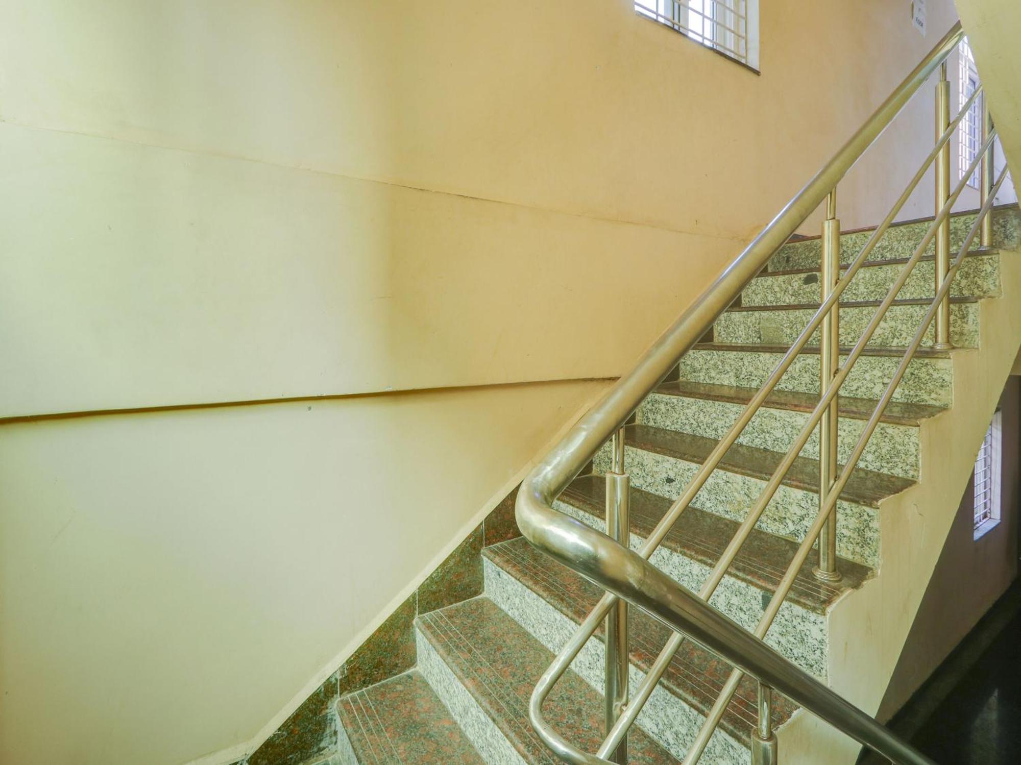 Super Townhouse Qualia Prime Hotel Near Nexus Mall Hajdarábád Exteriér fotografie