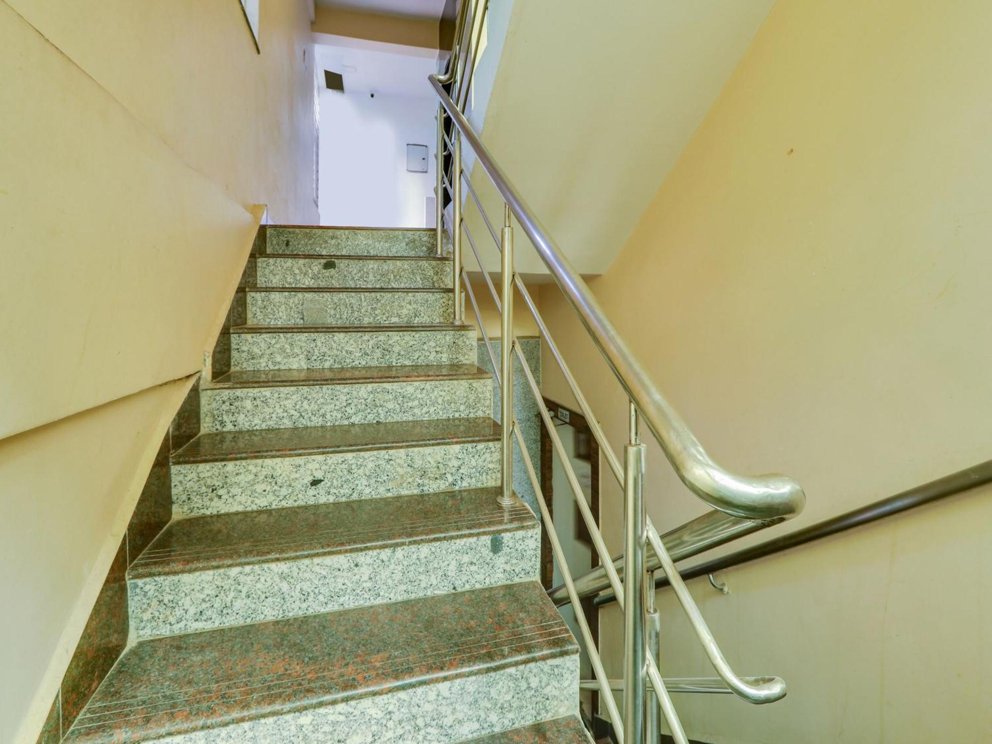 Super Townhouse Qualia Prime Hotel Near Nexus Mall Hajdarábád Exteriér fotografie